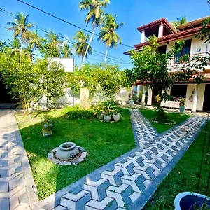 Dinu Lanka Station touristique